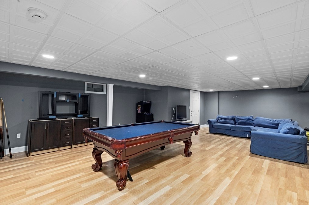 4 Julian Way, Hingham MA 02043-3939 exterior