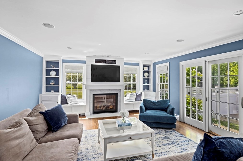 4 Julian Way, Hingham MA 02043-3939 exterior