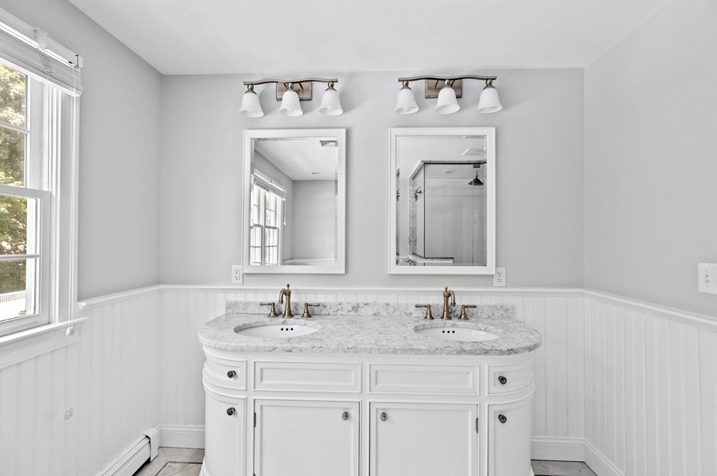 4 Julian Way, Hingham MA 02043-3939 exterior