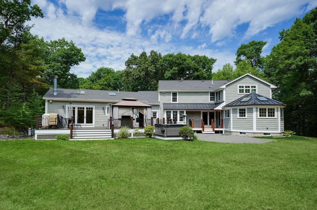 356 Whitney St, Northborough MA 01532-1146 exterior