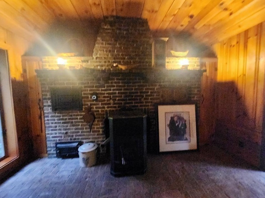 127 Hart St, Taunton MA 02780-4950 exterior