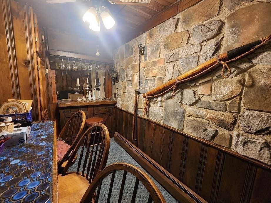 127 Hart St, Taunton MA 02780-4950 exterior