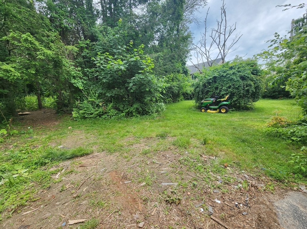 127 Hart St, Taunton MA 02780-4950 exterior