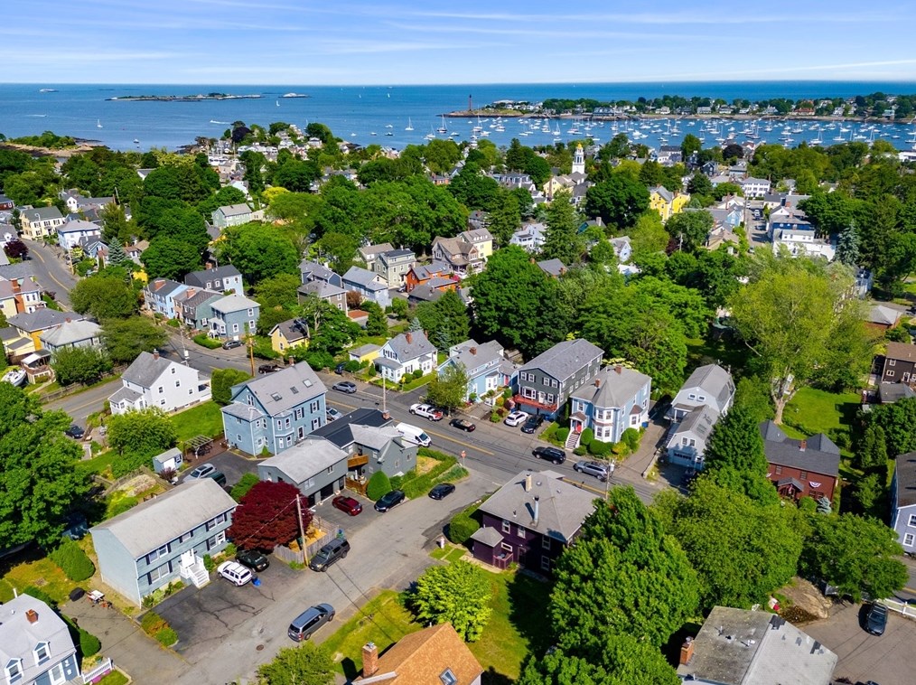 22 Pond St, Marblehead MA 01945-3454 exterior