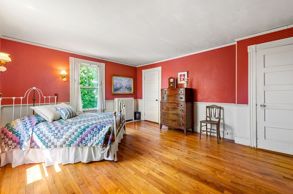 22 Pond St, Marblehead MA 01945-3454 exterior