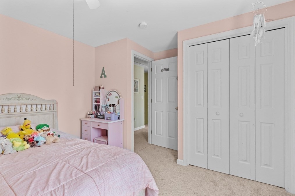 20 Earl St, New Bedford MA 02743-1924 exterior