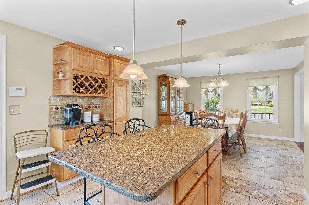 20 Earl St, New Bedford MA 02743-1924 exterior