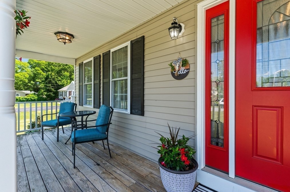 20 Earl St, New Bedford MA 02743-1924 exterior