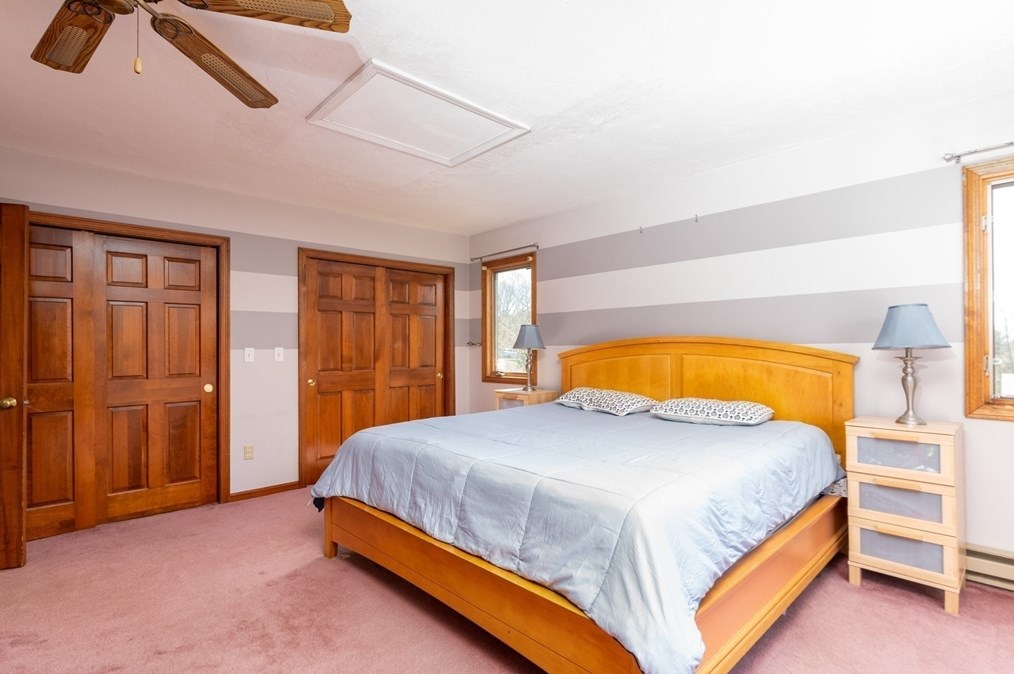 27 Dudley Rd, Sutton MA 01590-3037 exterior