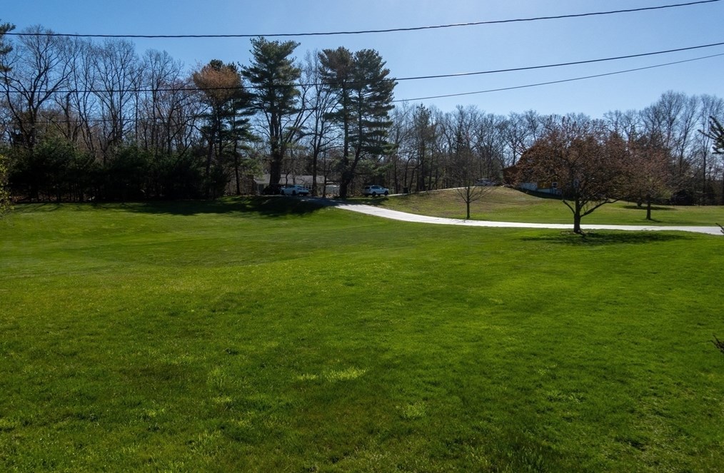 27 Dudley Rd, Sutton MA 01590-3037 exterior