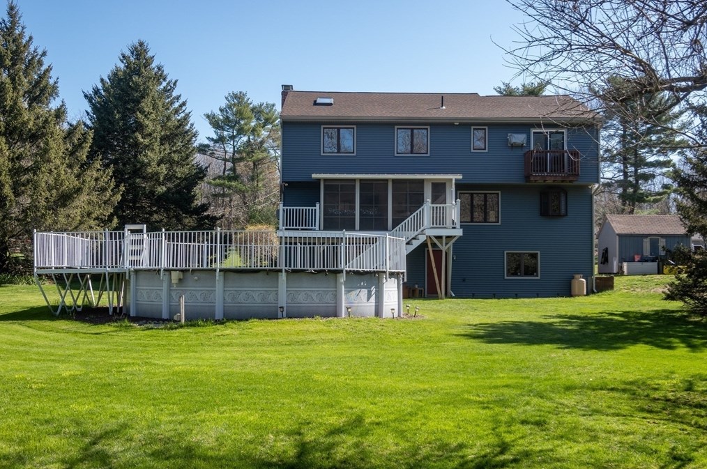 27 Dudley Rd, Sutton MA 01590-3037 exterior