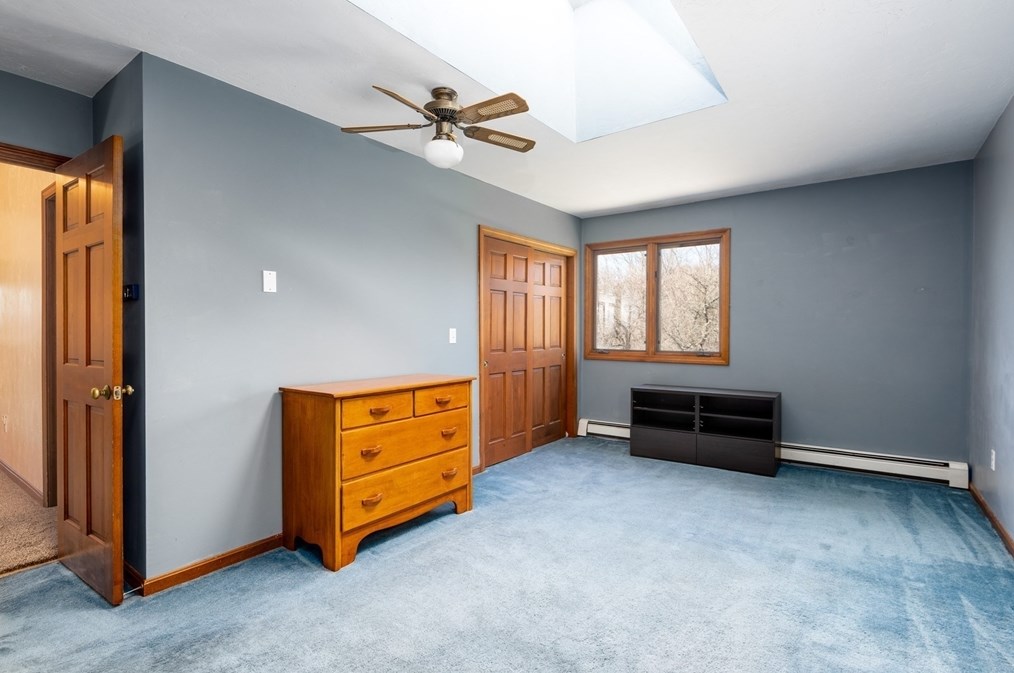 27 Dudley Rd, Sutton MA 01590-3037 exterior