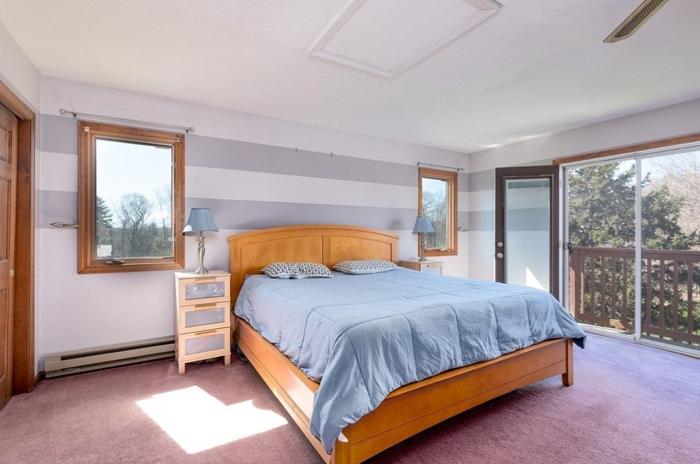 27 Dudley Rd, Sutton MA 01590-3037 exterior