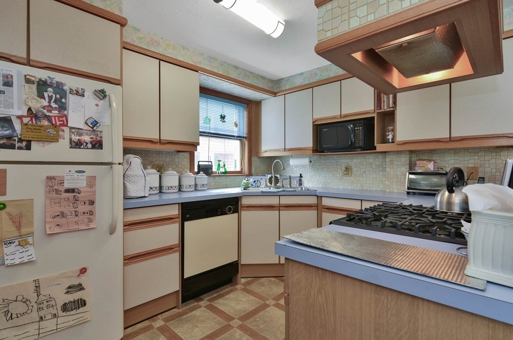 154 Woodland St, Lawrence MA 01841-2333 exterior