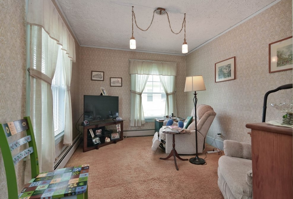 154 Woodland St, Lawrence MA 01841-2333 exterior