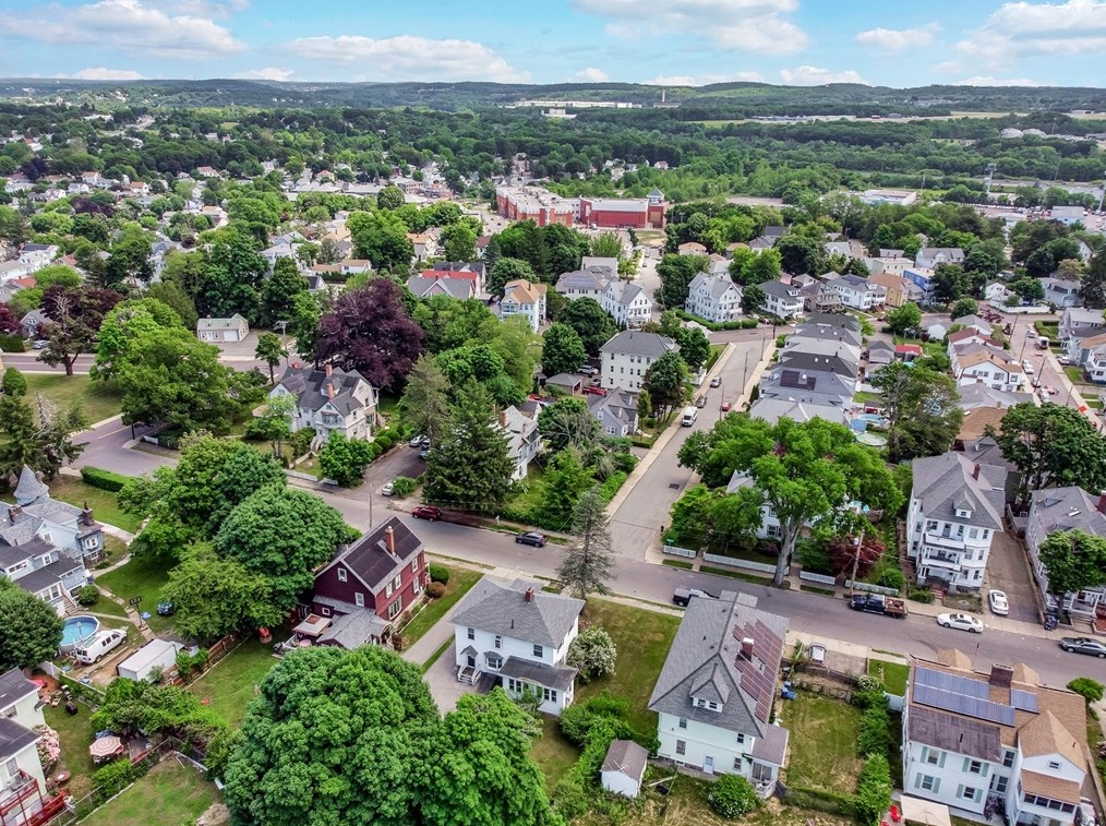 154 Woodland St, Lawrence MA 01841-2333 exterior