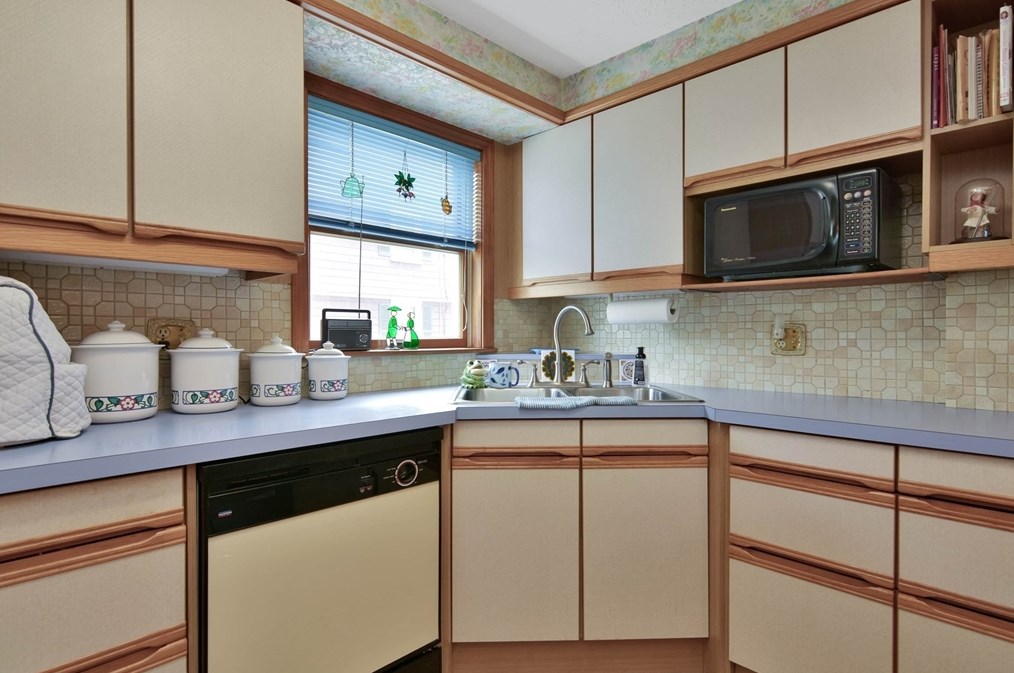 154 Woodland St, Lawrence MA 01841-2333 exterior