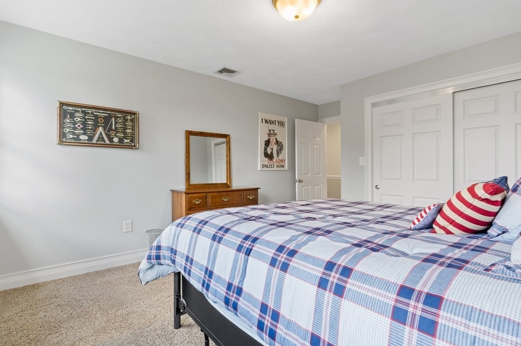 29 Evergreen Dr, Seekonk MA 02771-5746 exterior