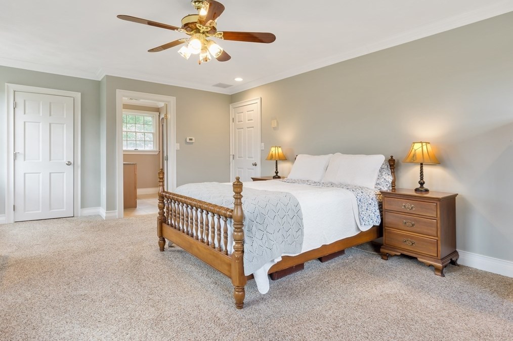 29 Evergreen Dr, Seekonk MA 02771-5746 exterior