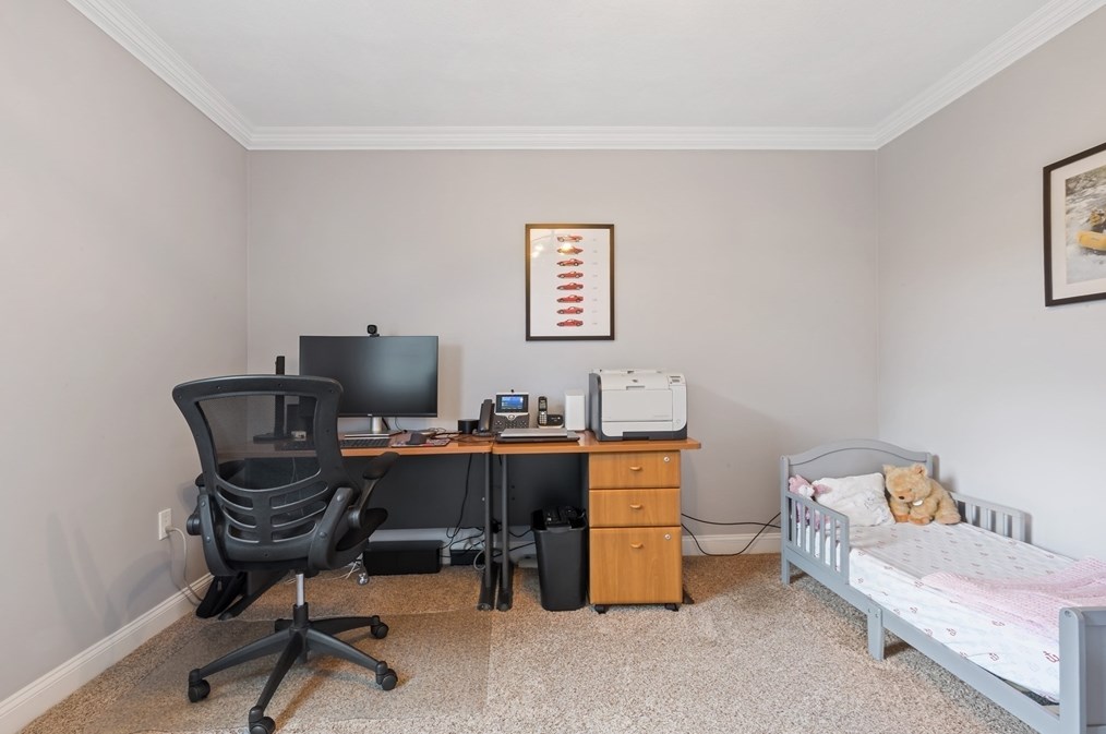 29 Evergreen Dr, Seekonk MA 02771-5746 exterior