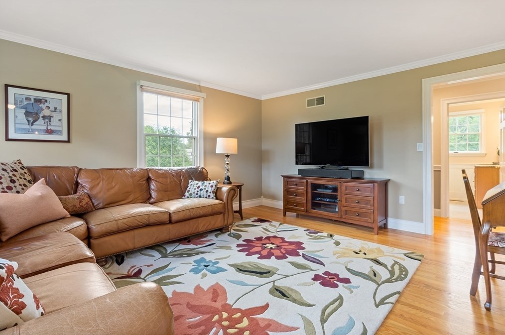 29 Evergreen Dr, Seekonk MA 02771-5746 exterior