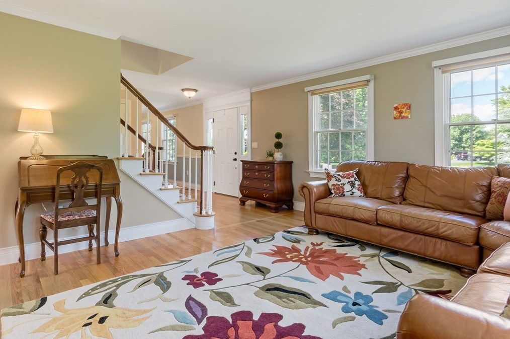 29 Evergreen Dr, Seekonk MA 02771-5746 exterior