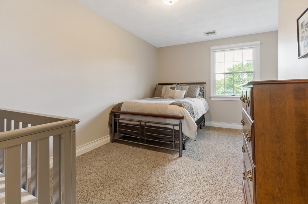 29 Evergreen Dr, Seekonk MA 02771-5746 exterior