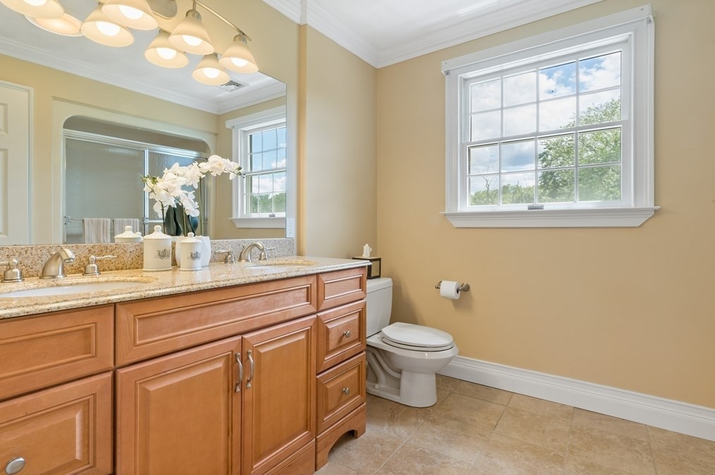 29 Evergreen Dr, Seekonk MA 02771-5746 exterior