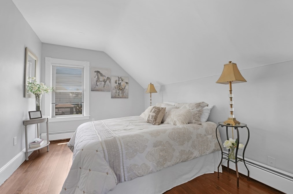 307 Tinkham St, New Bedford MA 02746-1821 exterior