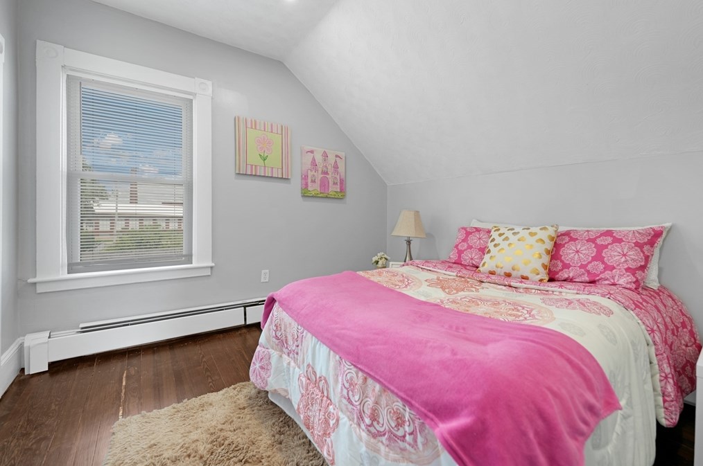 307 Tinkham St, New Bedford MA 02746-1821 exterior