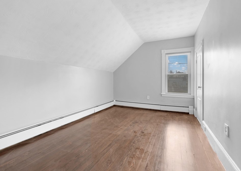 307 Tinkham St, New Bedford MA 02746-1821 exterior