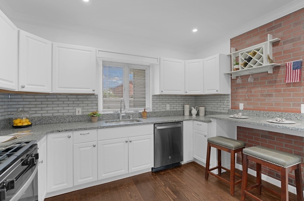 307 Tinkham St, New Bedford MA 02746-1821 exterior