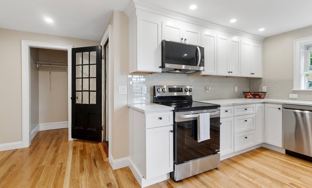 18 Chestnut St, Peabody MA  01960-5432 exterior