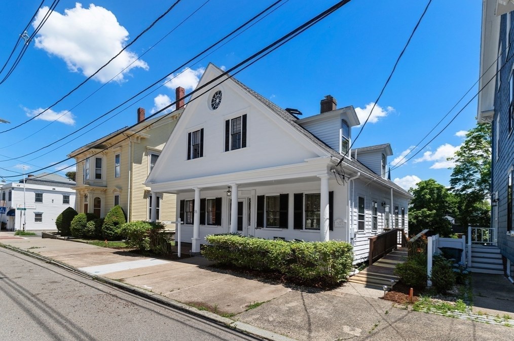 18 Chestnut St, Peabody MA  01960-5432 exterior