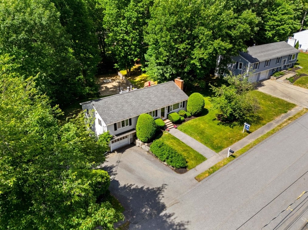 90 Drake Rd, Burlington MA 01803-1865 exterior