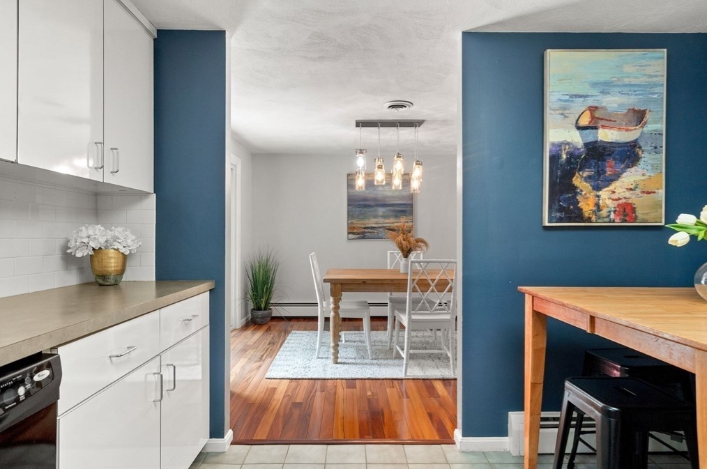 90 Drake Rd, Burlington MA 01803-1865 exterior