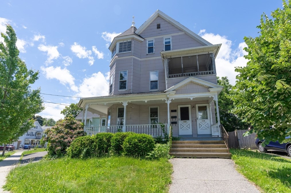 110 Chapin St, Holyoke MA  01040-3550 exterior