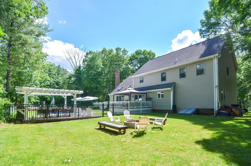 100 St, Franklin MA 02038-3398 exterior