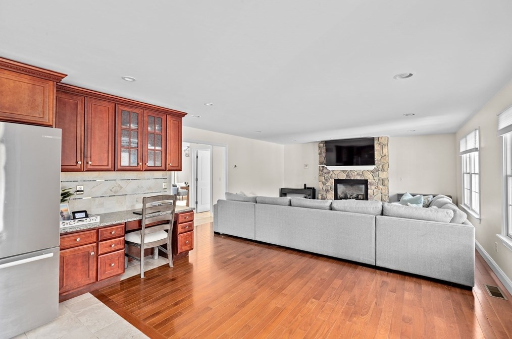 259 Lynch Ave, Fall River MA 02726 exterior