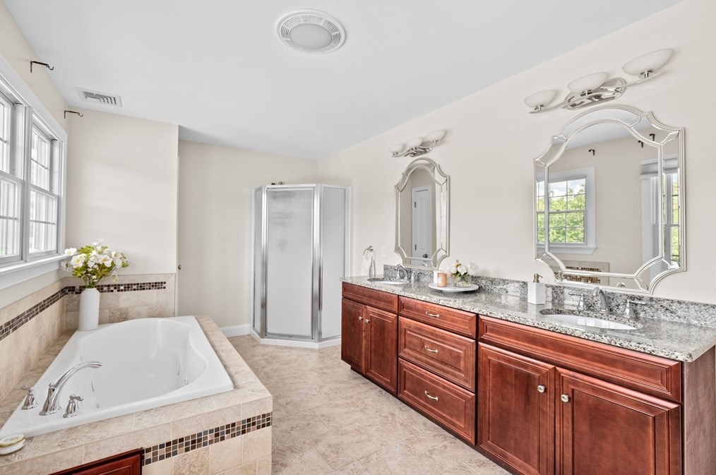 259 Lynch Ave, Fall River MA 02726 exterior