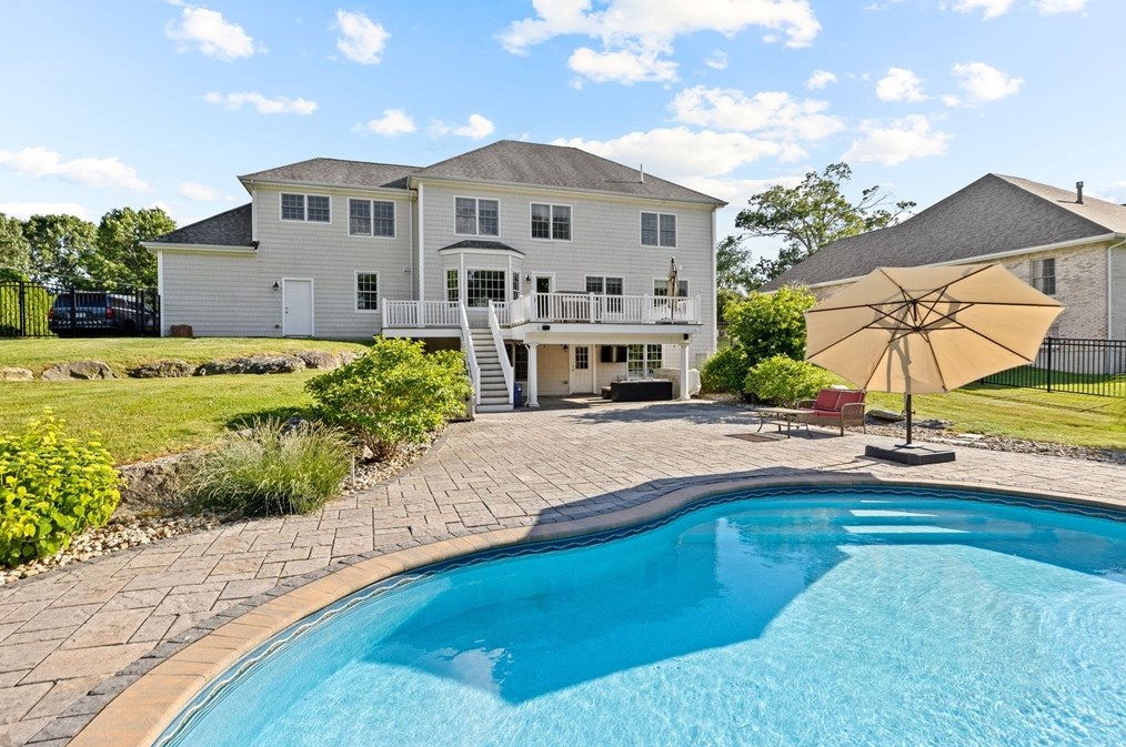 259 Lynch Ave, Fall River MA 02726 exterior