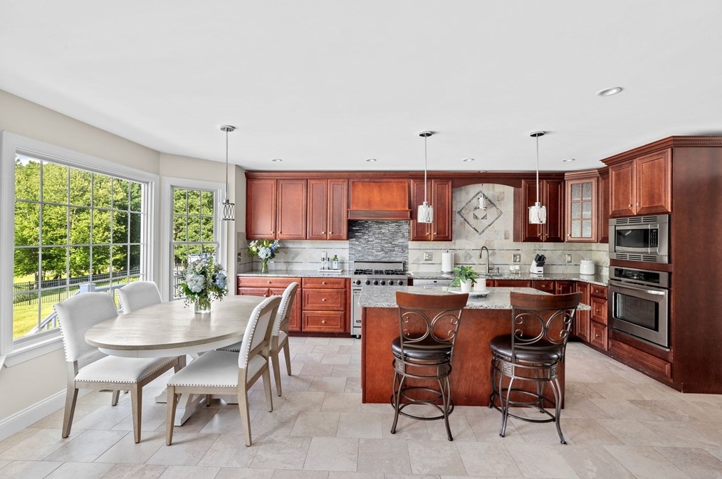 259 Lynch Ave, Fall River MA 02726 exterior