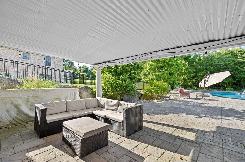 259 Lynch Ave, Fall River MA 02726 exterior