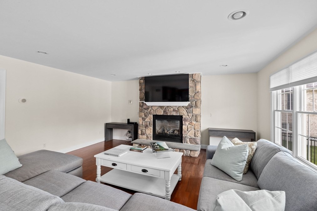 259 Lynch Ave, Fall River MA 02726 exterior