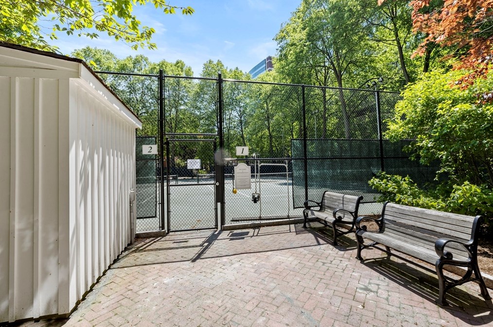 9 Hawthorne Pl, Boston MA exterior