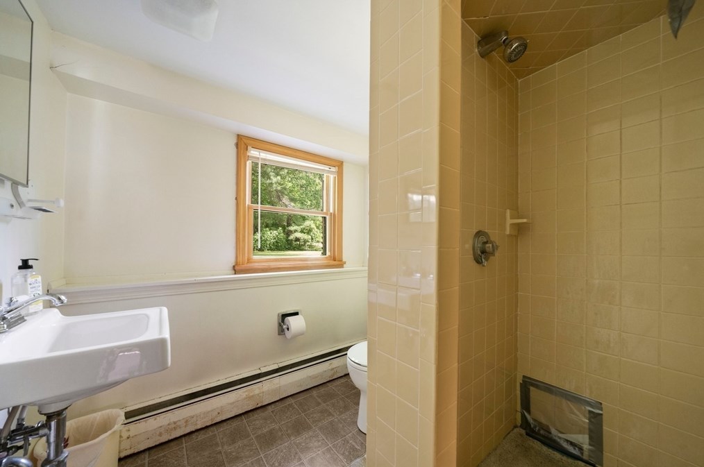 45 Fairwood Dr, Pembroke MA 02359-2713 exterior