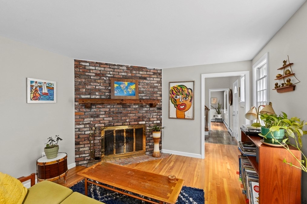 203 Lazell St, Hingham MA 02043-4404 exterior