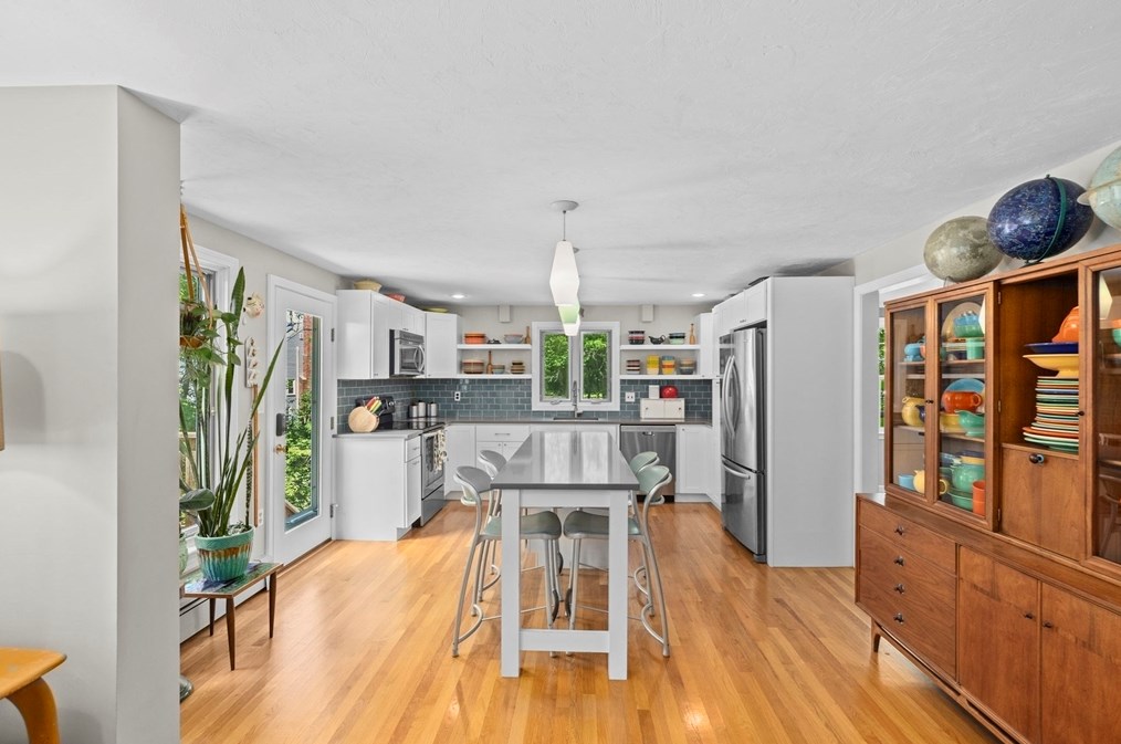 203 Lazell St, Hingham MA 02043-4404 exterior