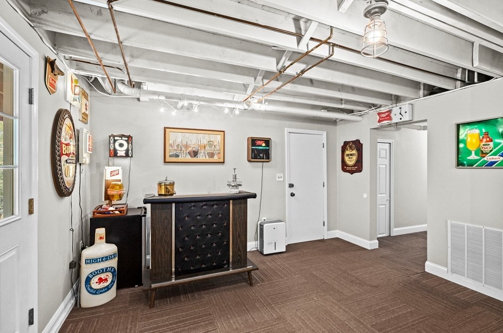 203 Lazell St, Hingham MA 02043-4404 exterior