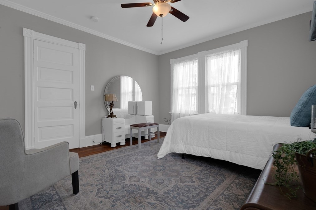 21 Tremont St, New Bedford MA 02740-3714 exterior